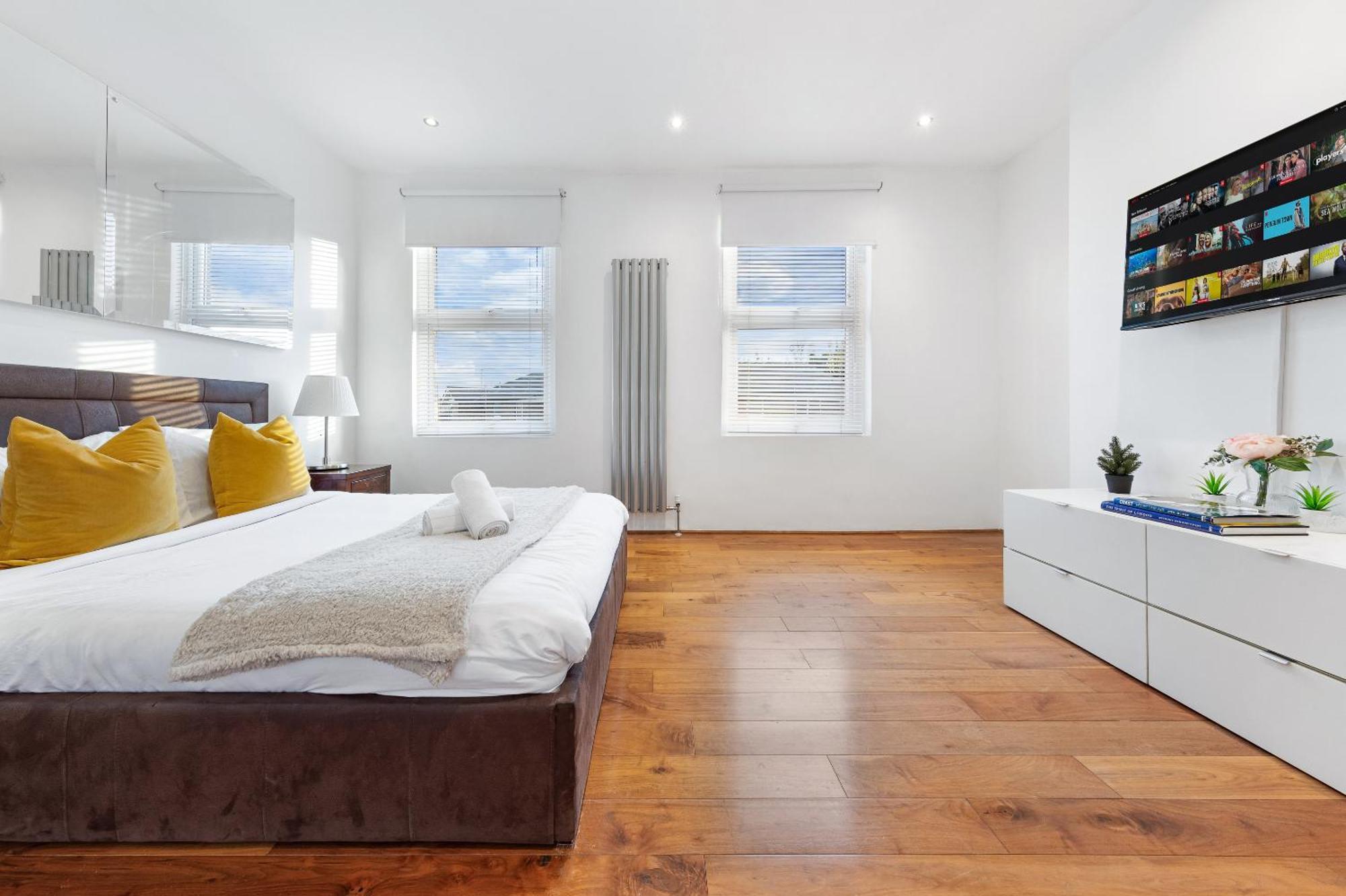 Luxury 4-Bedroom Modern Flat In Central London Steps From Station, Sleeps 9 In Style! 외부 사진