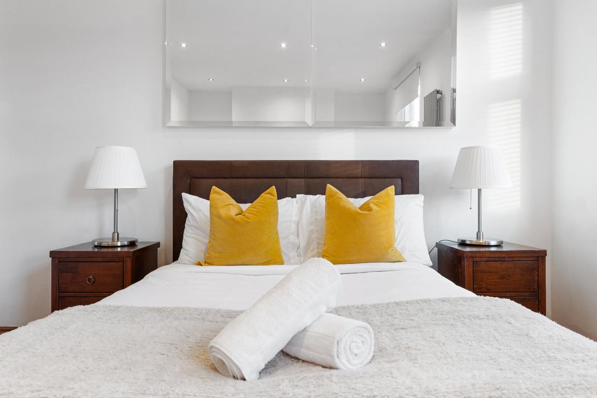 Luxury 4-Bedroom Modern Flat In Central London Steps From Station, Sleeps 9 In Style! 외부 사진