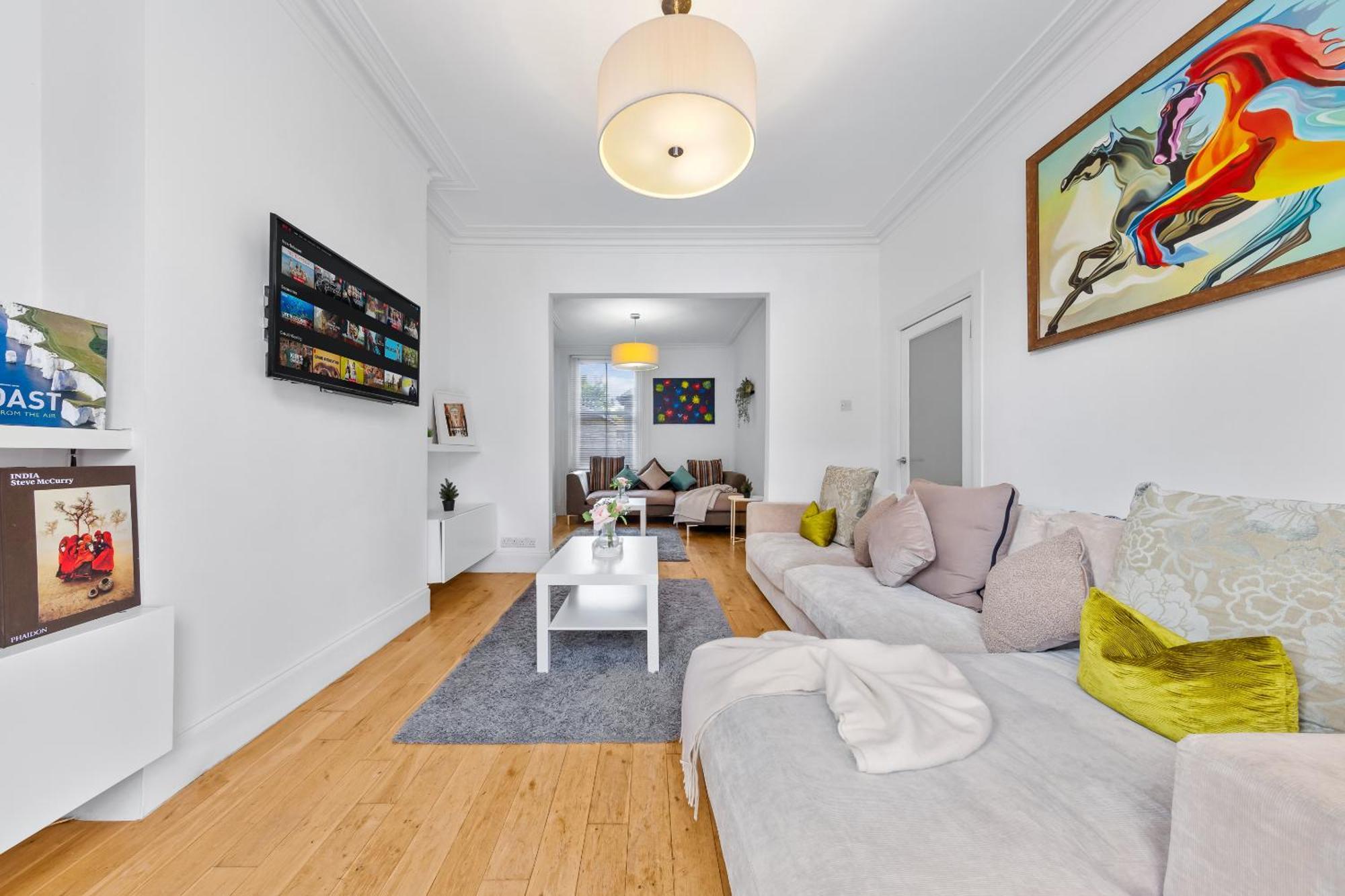 Luxury 4-Bedroom Modern Flat In Central London Steps From Station, Sleeps 9 In Style! 외부 사진