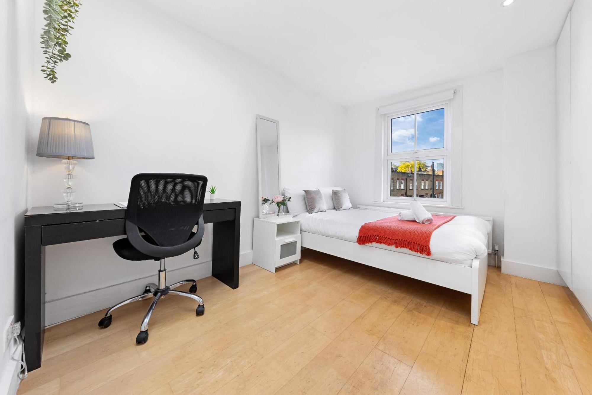 Luxury 4-Bedroom Modern Flat In Central London Steps From Station, Sleeps 9 In Style! 외부 사진