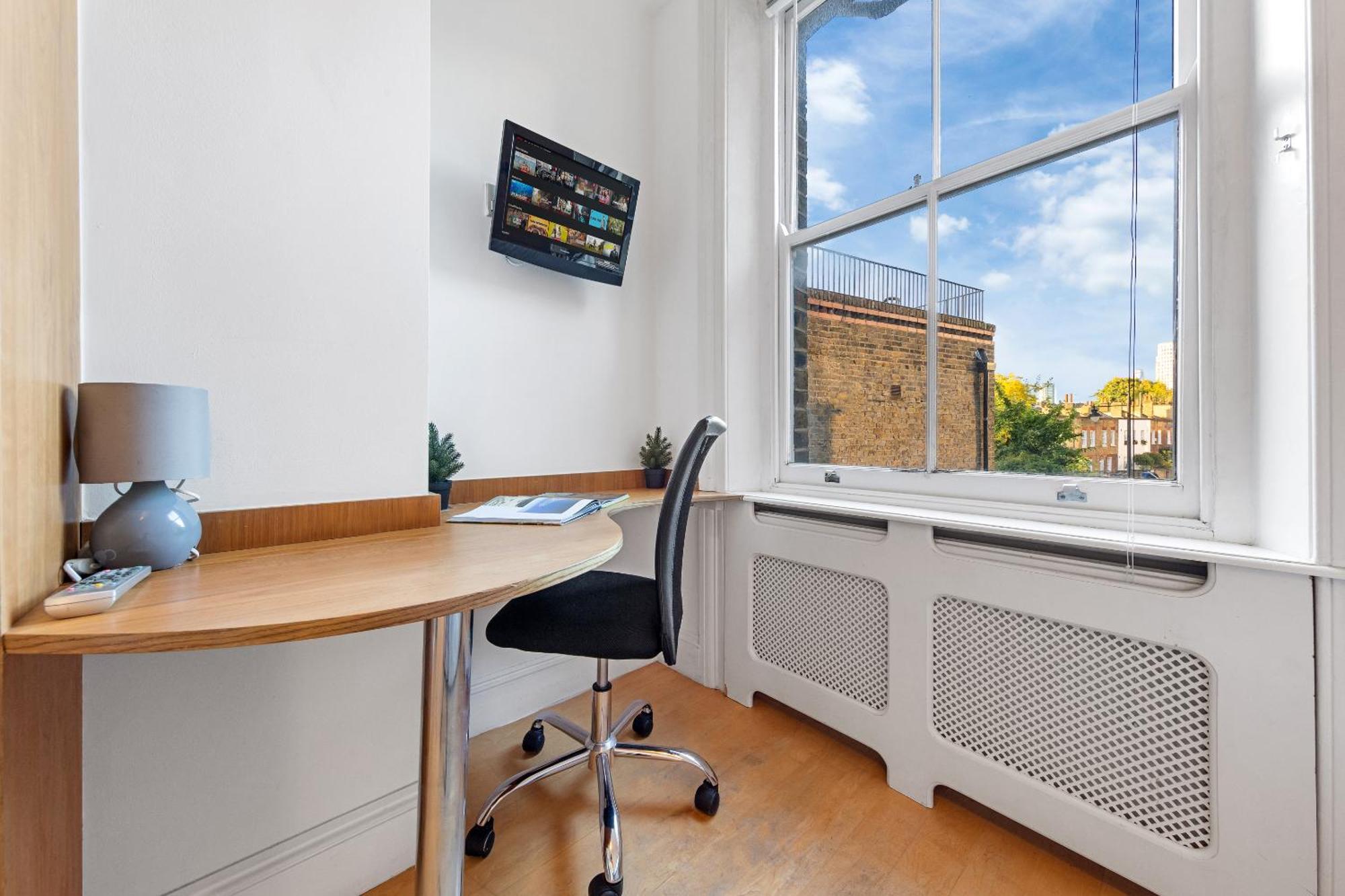 Luxury 4-Bedroom Modern Flat In Central London Steps From Station, Sleeps 9 In Style! 외부 사진