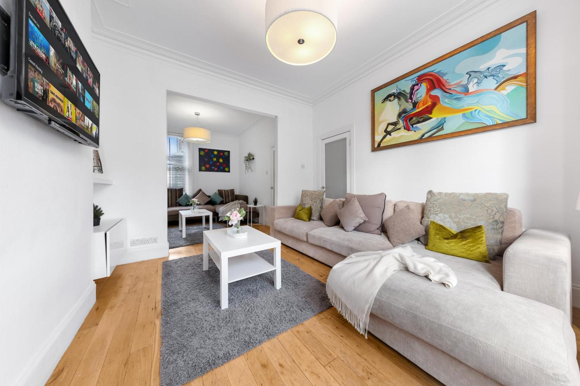 Luxury 4-Bedroom Modern Flat In Central London Steps From Station, Sleeps 9 In Style! 외부 사진