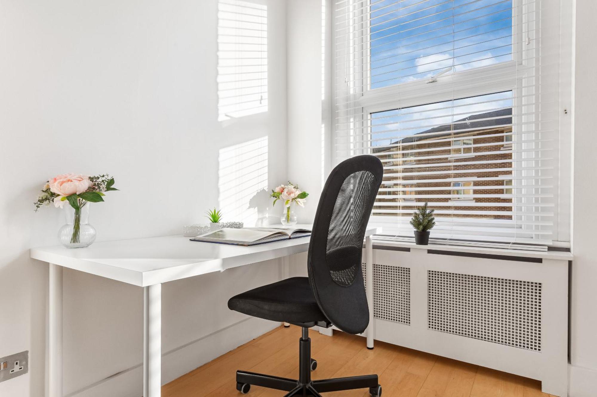 Luxury 4-Bedroom Modern Flat In Central London Steps From Station, Sleeps 9 In Style! 외부 사진