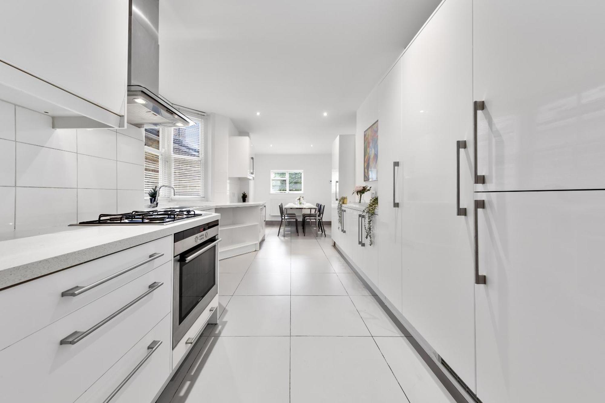 Luxury 4-Bedroom Modern Flat In Central London Steps From Station, Sleeps 9 In Style! 외부 사진