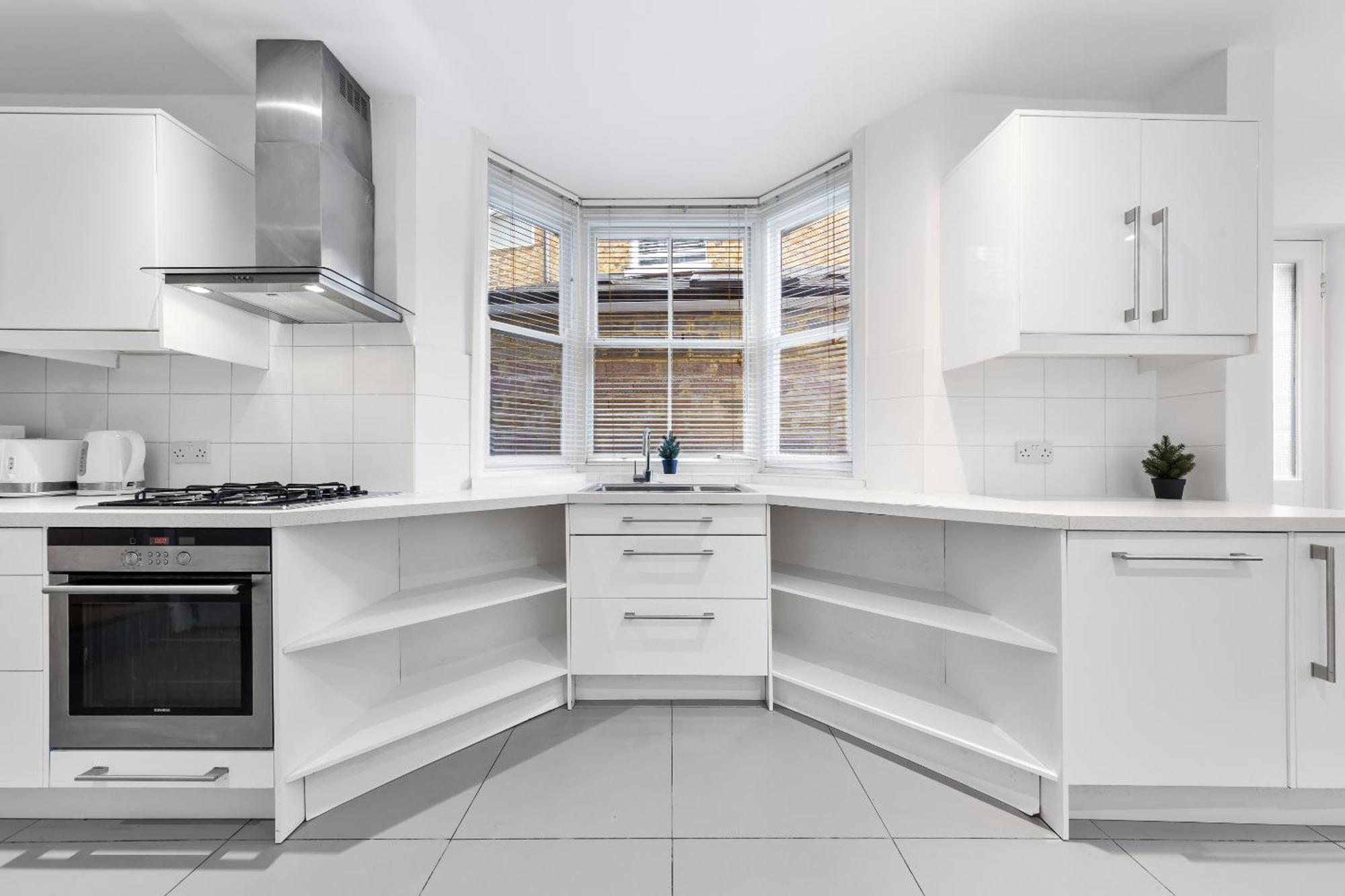 Luxury 4-Bedroom Modern Flat In Central London Steps From Station, Sleeps 9 In Style! 외부 사진